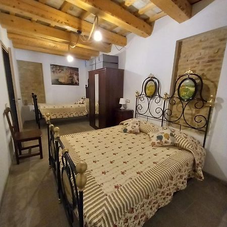 Castelleone di SuasaCasa Borgo Fonte别墅 外观 照片
