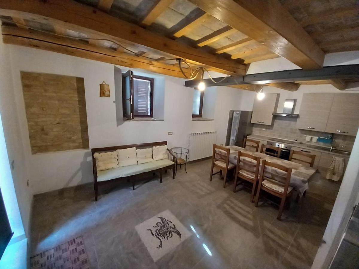 Castelleone di SuasaCasa Borgo Fonte别墅 外观 照片