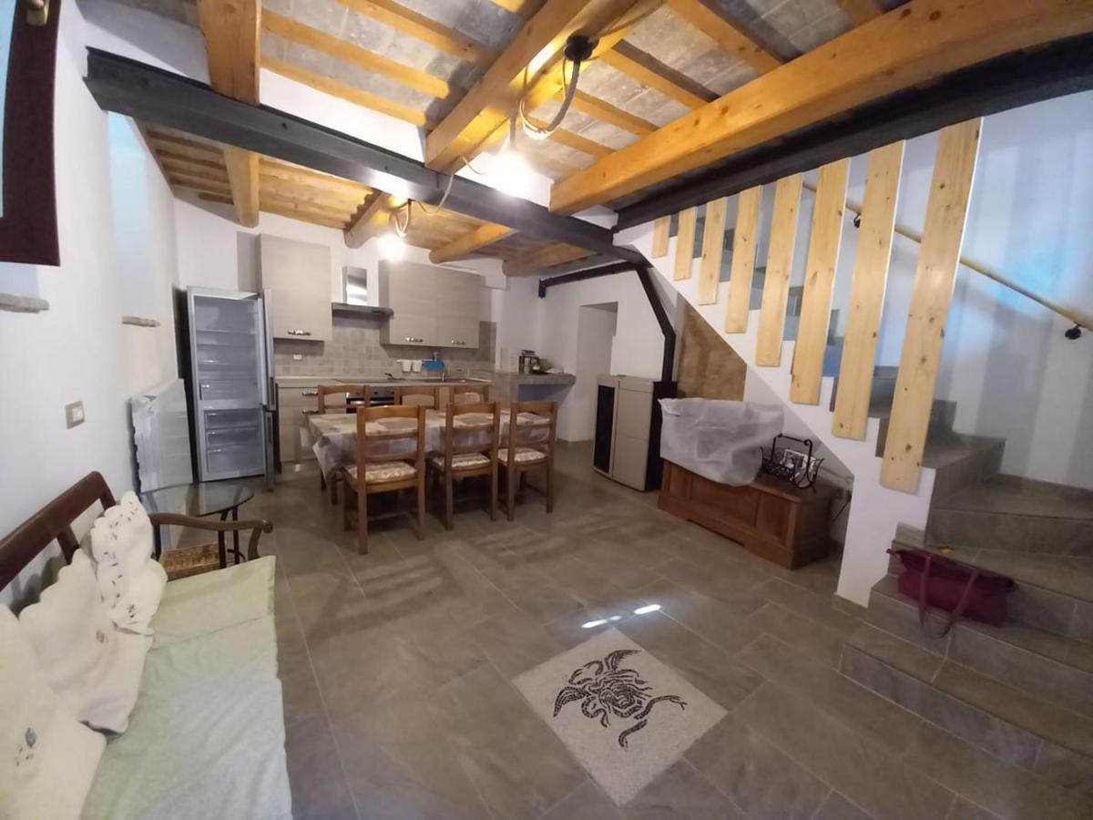 Castelleone di SuasaCasa Borgo Fonte别墅 外观 照片