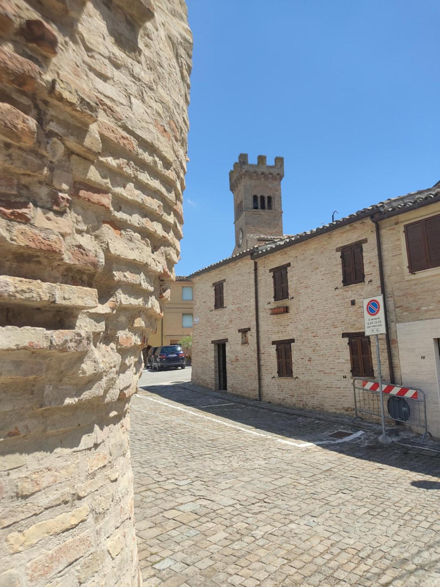 Castelleone di SuasaCasa Borgo Fonte别墅 外观 照片
