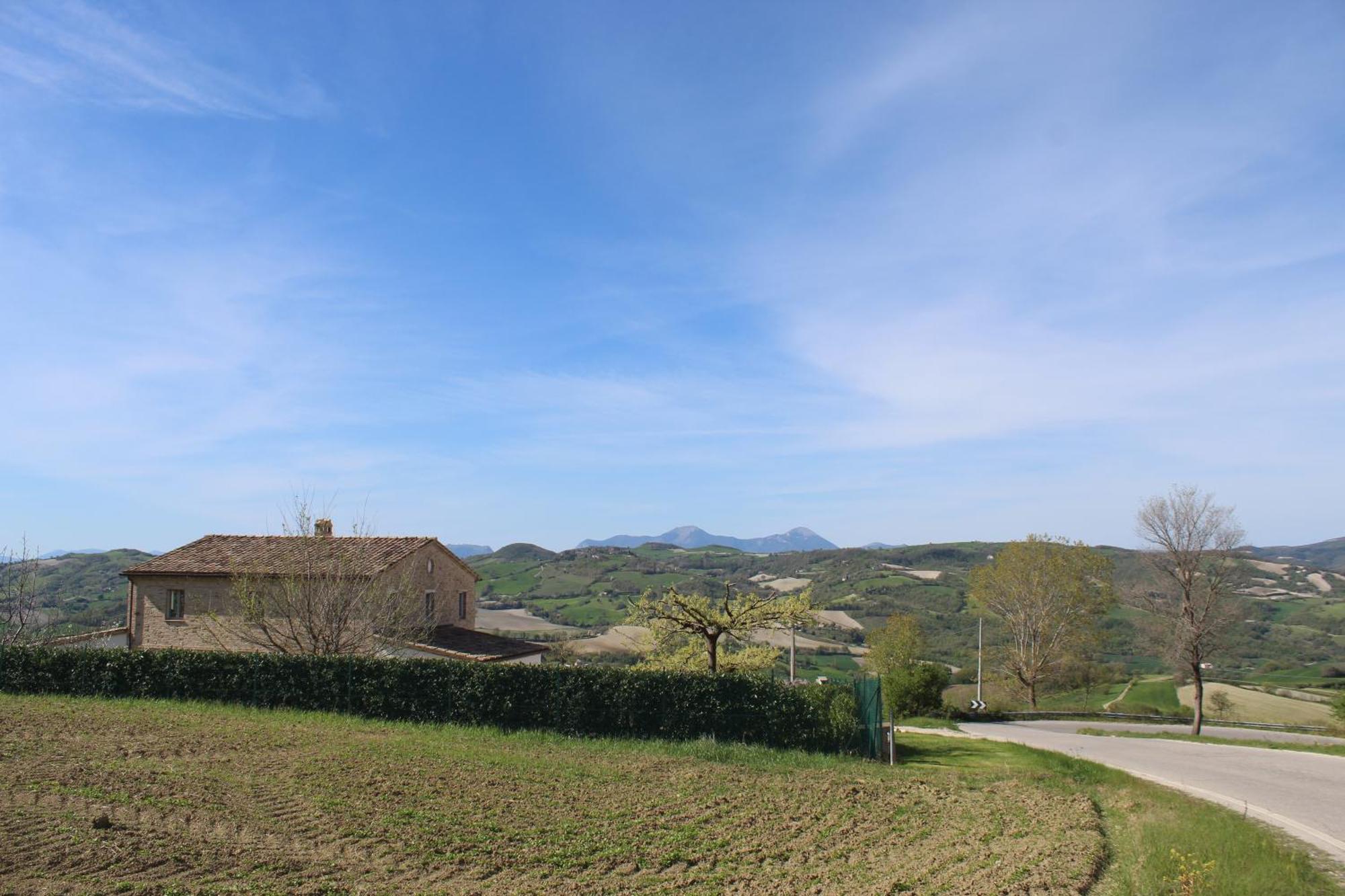 Castelleone di SuasaCasa Borgo Fonte别墅 外观 照片