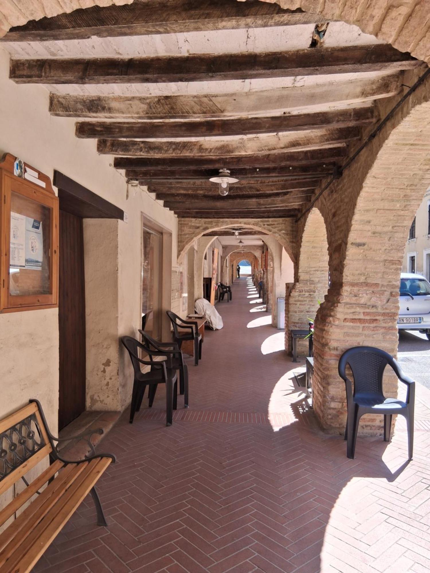 Castelleone di SuasaCasa Borgo Fonte别墅 外观 照片